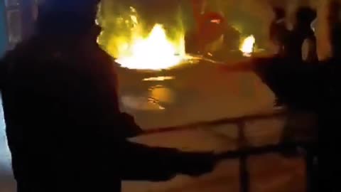 🇮🇷 Iranian people are seizing and setting fire to several Revolutionary Guard bases