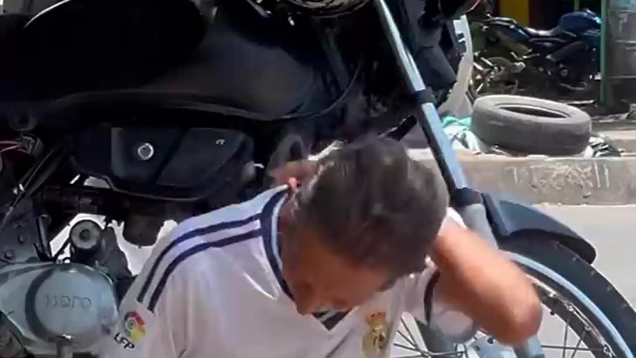 Watch till the end.😂😂😂😂😂😂