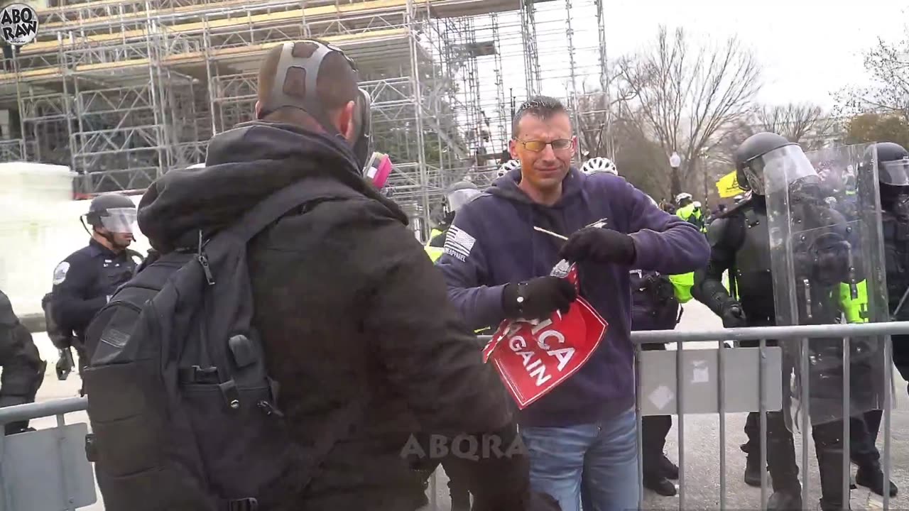 Jan 6 - Is it fake tear gas?