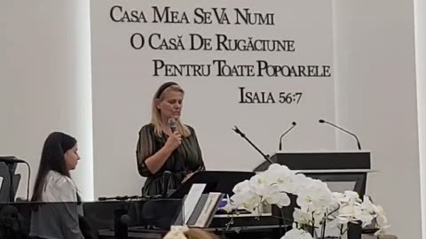 Estera-Claudia Azgur -NU EȘTI ÎNVINS CÂT TIMP CREDINȚA- #muzicacrestina