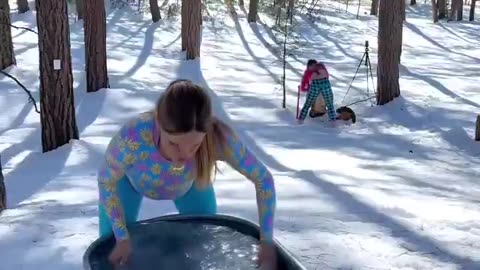 This mom took an ice bath at 9 months pregnant, Thoughts?