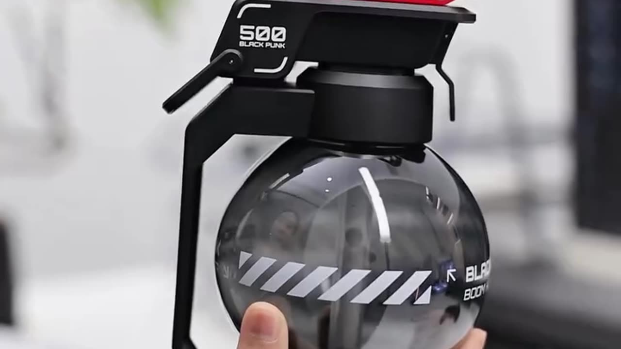 Grenade Humidifier – 500ml Portable Cyberpunk Cool Mist Air Diffuser (USB Rechargeable, Quiet)