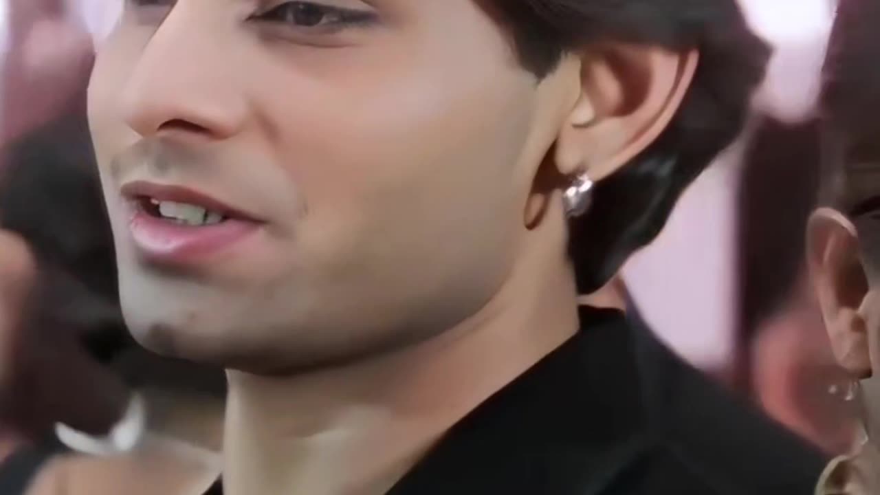 Aankh hai bhari bhari