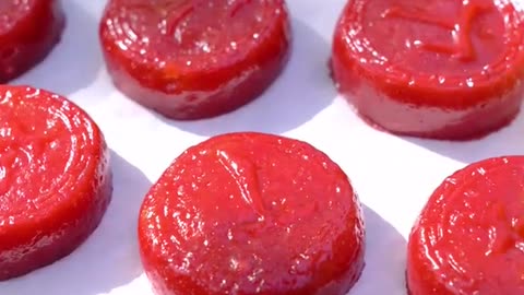Making azalea flower steamed cake
