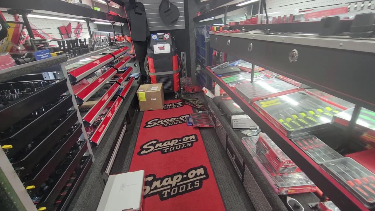 EXPLORE THE INSIDE OF A SNAP-ON TOOL TRUCK WITH ME