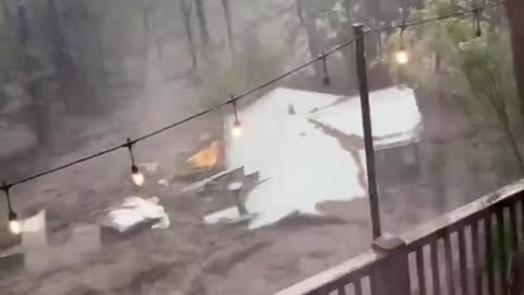 🚨 BREAKING: A MASSIVE flooding event is unfolding right now in Ruidoso, New Mexico