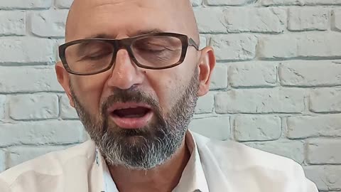 5 arsye pse duhet të bësh 100 video për të fituar nga rrjetet sociale dhe Panairi Online