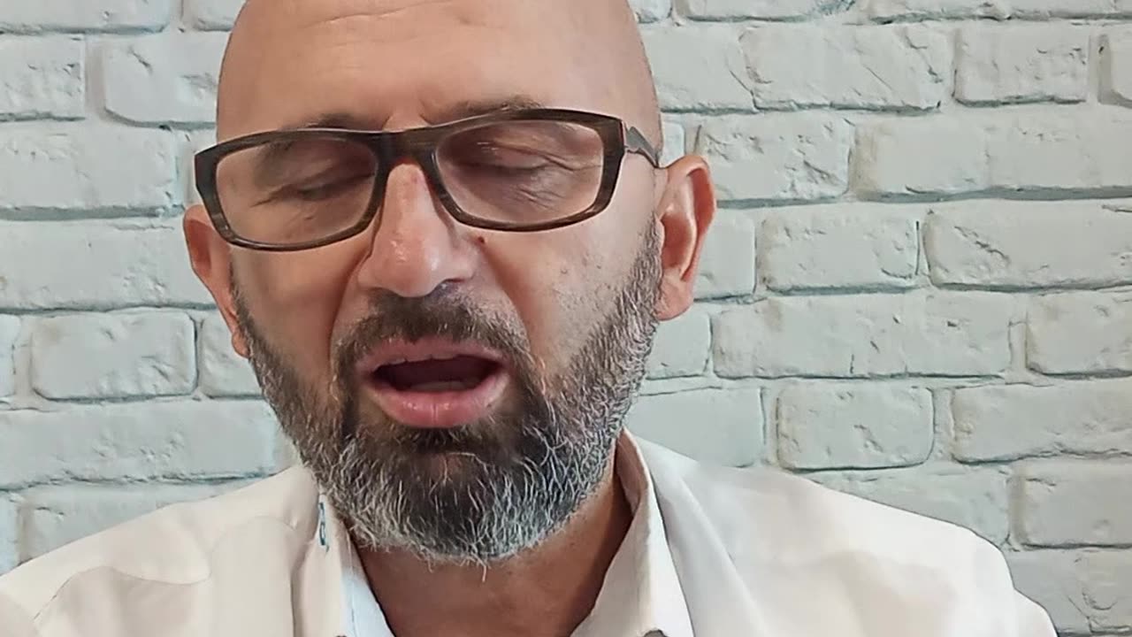 5 arsye pse duhet të bësh 100 video për të fituar nga rrjetet sociale dhe Panairi Online