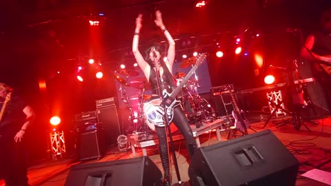 Lone jett and the broken hearts ( live)