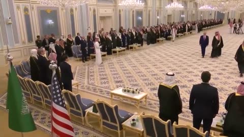 🚨🔥President Trump and Crown Prince Mohammed bin Salman arrive inside the Saudi Royal Court
