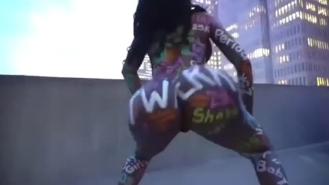 Twerkstar round ass