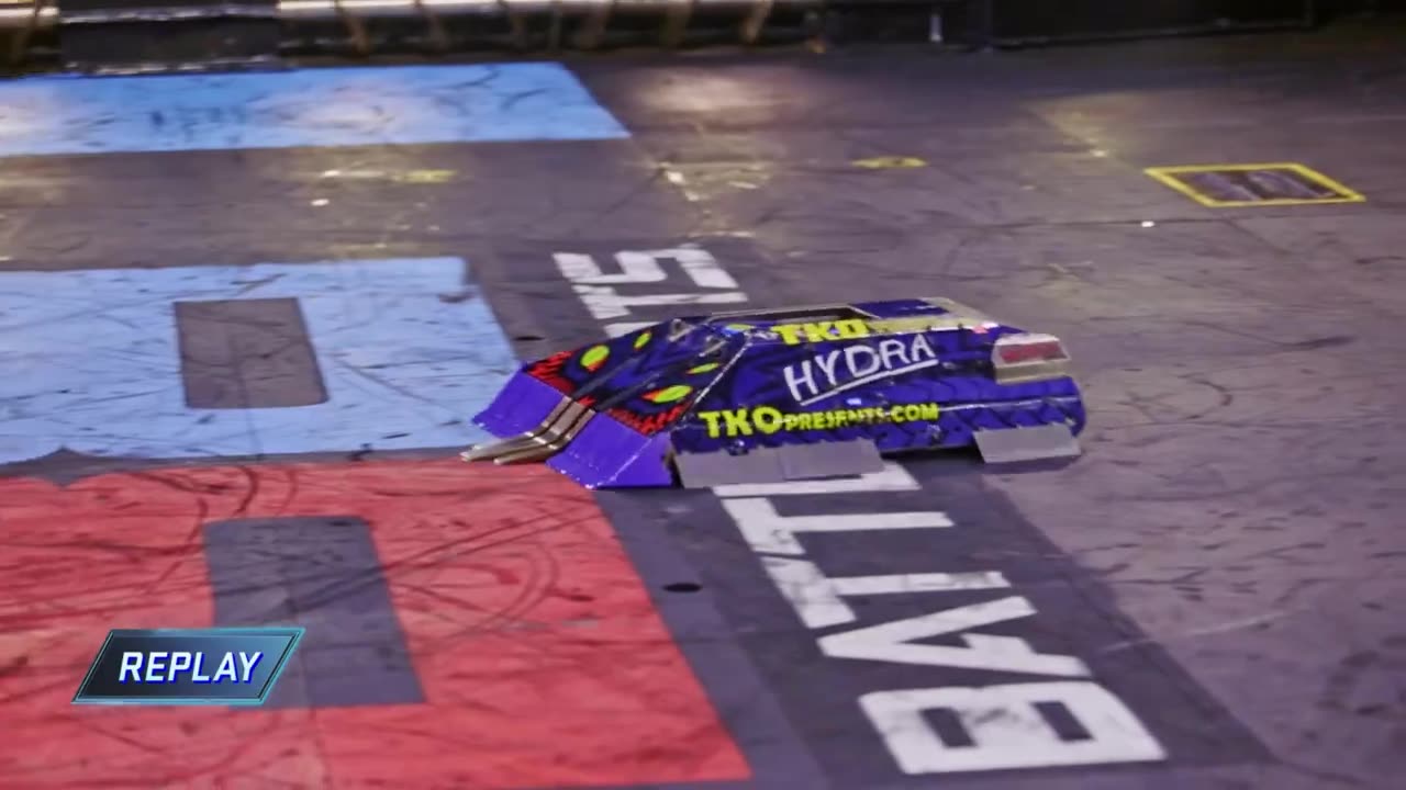 WITCH_DOCTOR_LAUNCHED_15_FEET_INTO_THE_AIR!___Hydra_vs_Witch_Doctor___BattleBots
