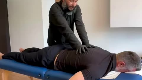 Chiropractorul VRAJITOR Timotei il VRAJESTE cu RELIGIA CHIROPRACTICA si pe Ereticul Ecumenist Cezar