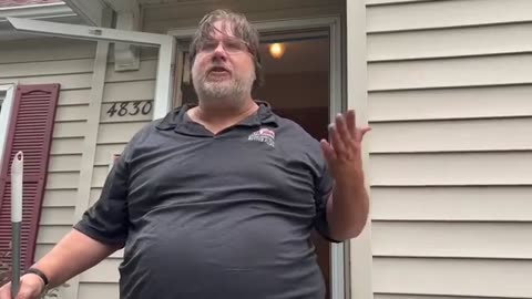 Does this guy seem like a buddy of the Vance Boetler who lived in that nice house?