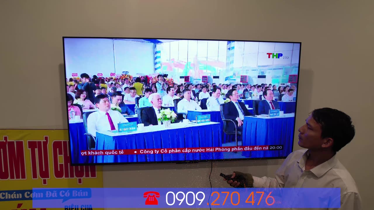 Lắp tivi xiaomi A Pro 65 inches cho cư dân đảo Vũ Yên