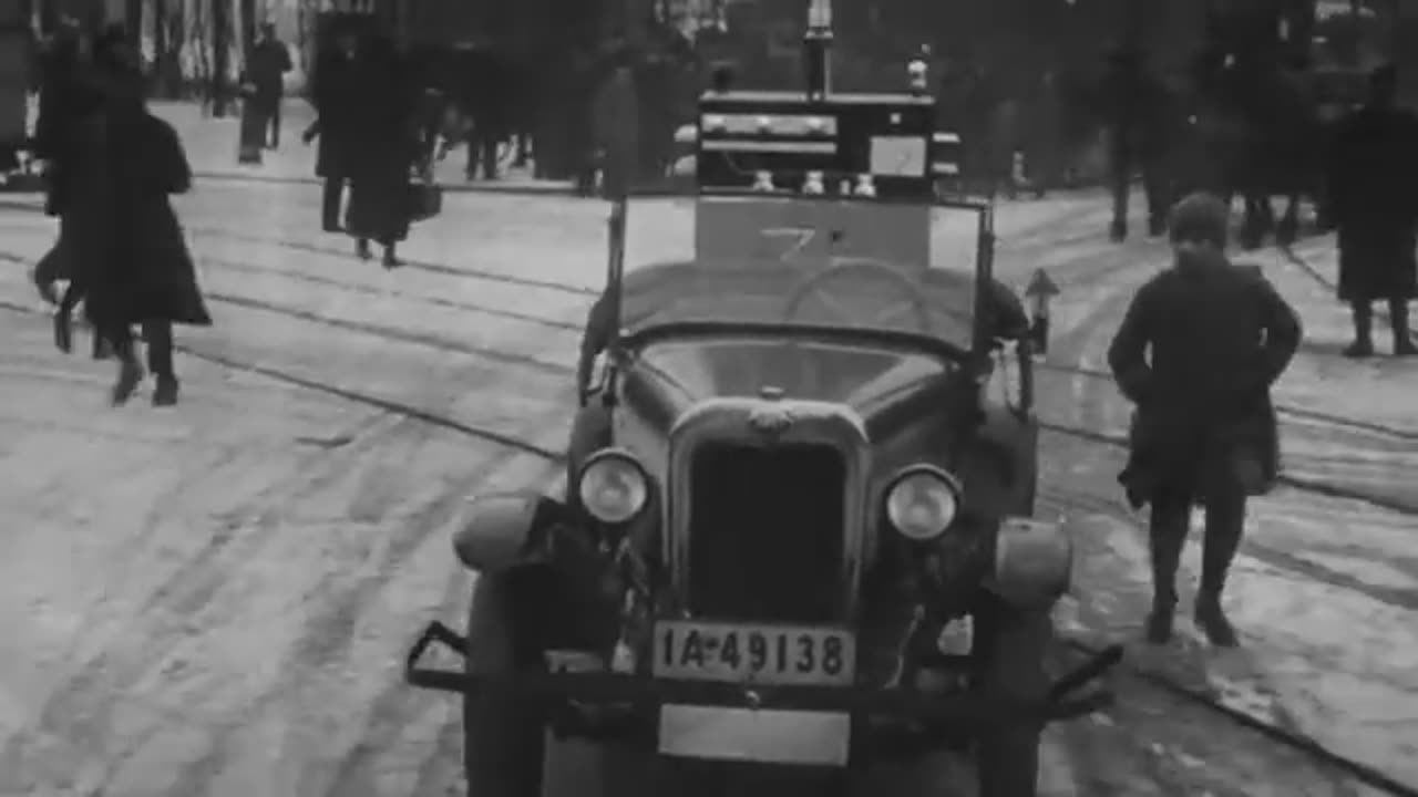 An unmanned car invented in 1928! Opel developed a driverless car in 1928.