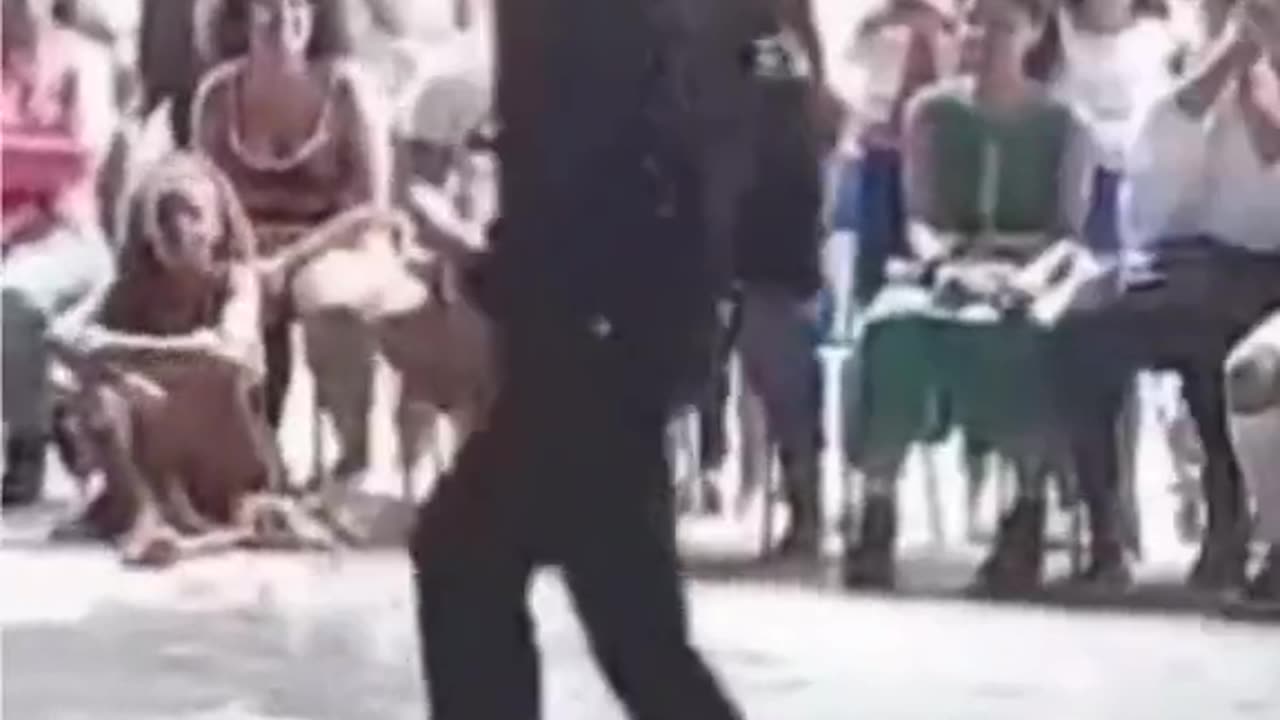 You’ve seen MJ’s Moonwalk, but have you seen a Sunwalk? 😂☀️ This kid nails it! #MJTribute