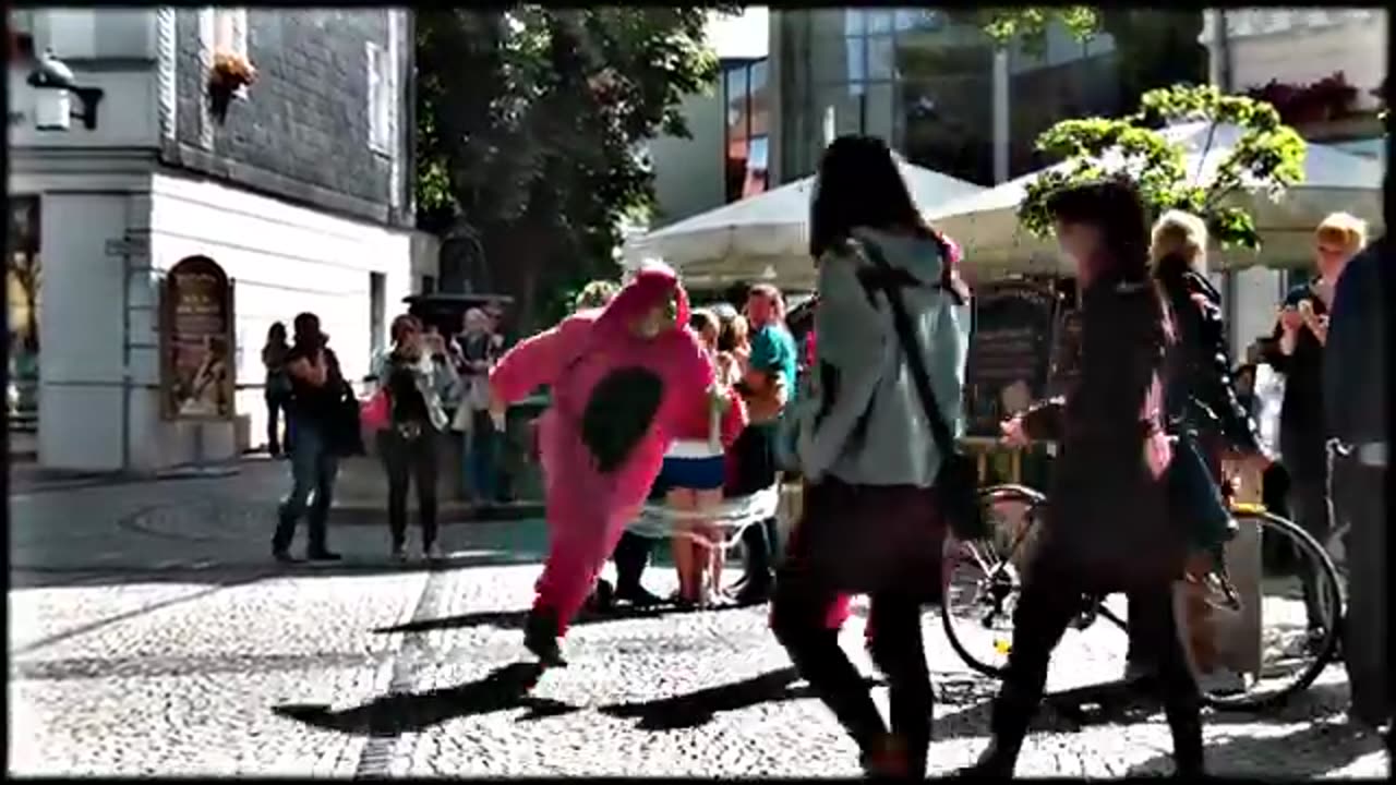 Wrapping up People [Public Pranks]