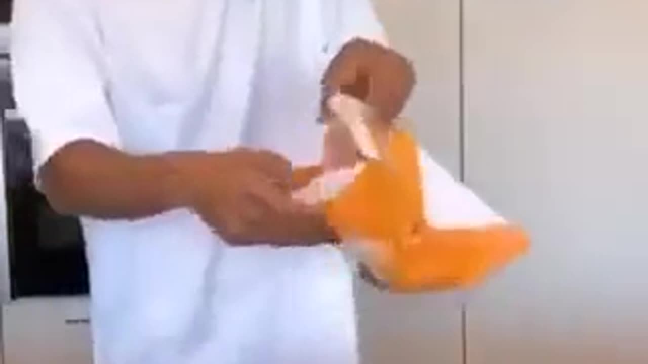 How I fry nuggets vs My Mom 🤣