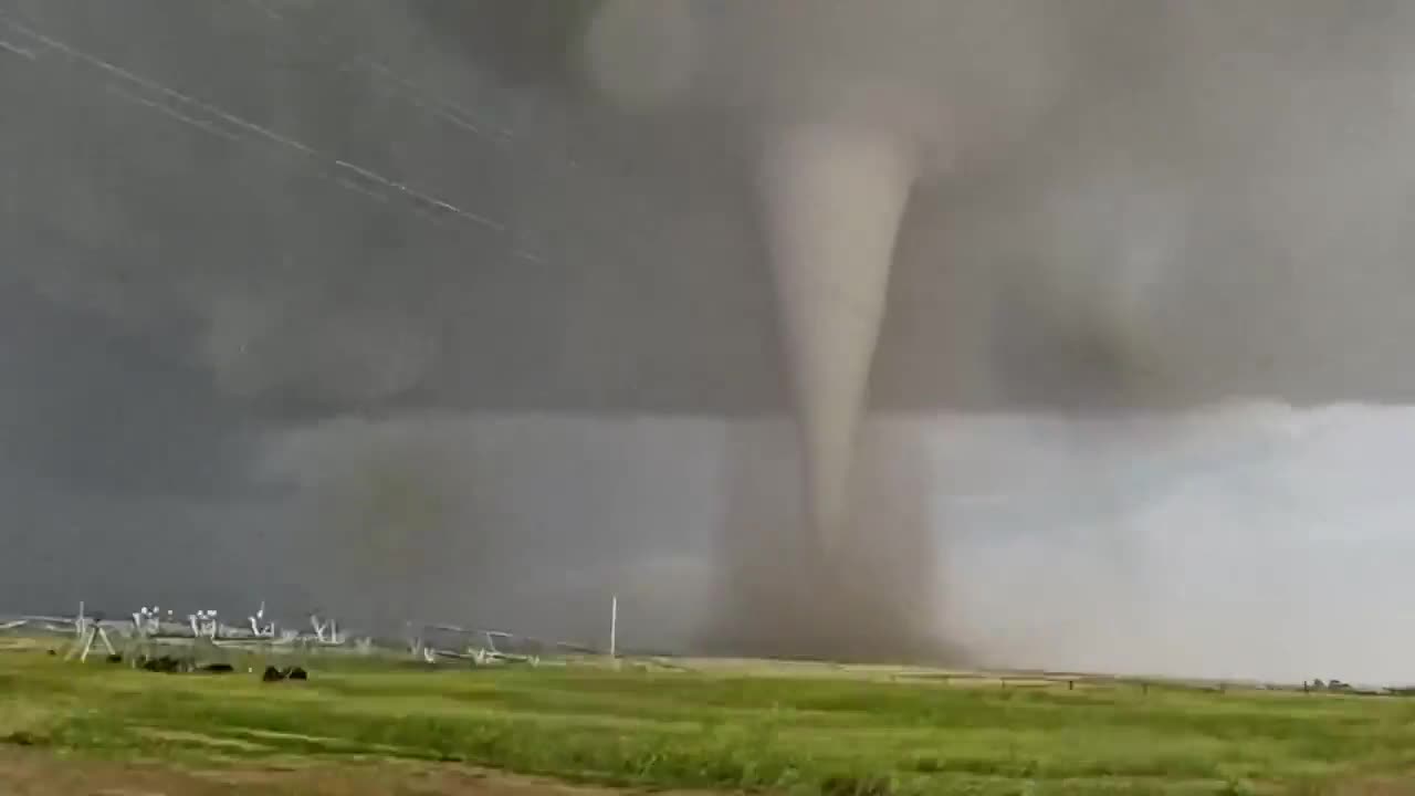 🤯Possibly the best tornado 😳Timelapse ever made!