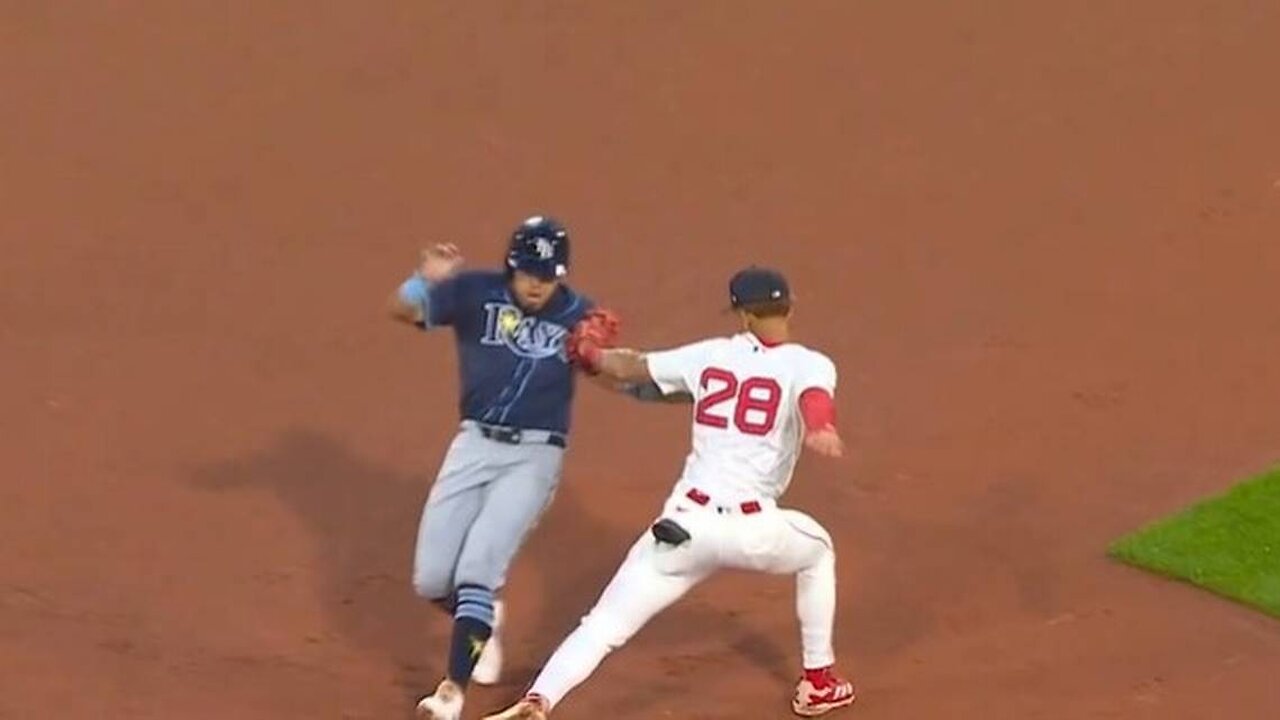 Defensa de Red Sox logró dobleplay atípico