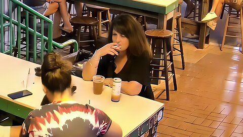 Candid Sexy Smoking Woman 725