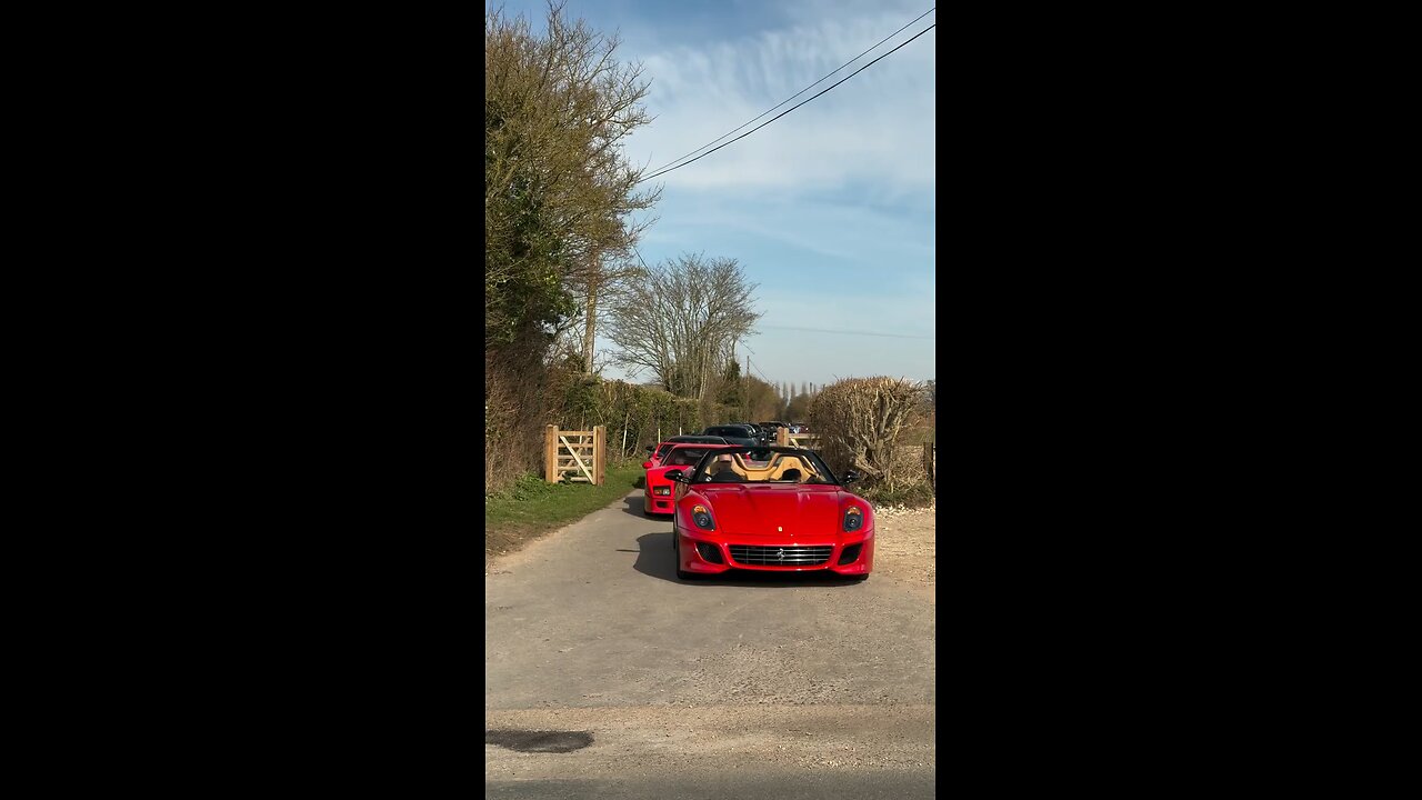 Best 3 minutes I’ve recorded yet? 🤣 incredible Hypercar convoy