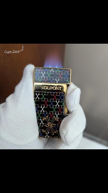 A Demonstration of the S.T. Dupont Fuente Fuente OpusX Biggy Lighter
