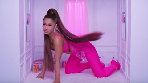 Ariana Grande - 7 rings (Lyrics)