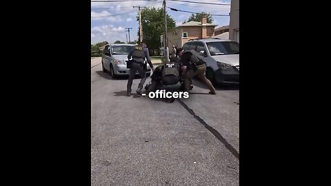 ICE AGENT COVERS THEIR FACES👲🚔👮‍♂️📸TO PROTECT THEIR IDENTITY🪪🚓🔎😷🔍💫
