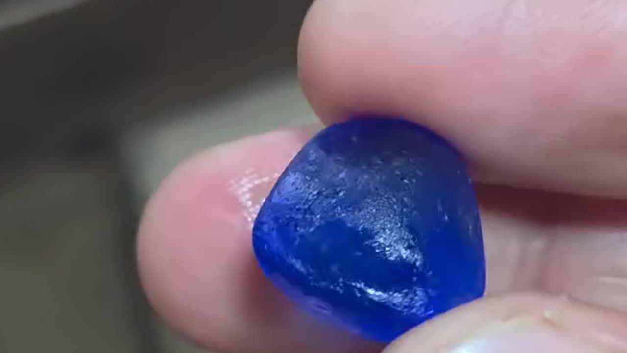 "Beautiful Blue Sapphire Before Cutting 💙✨"