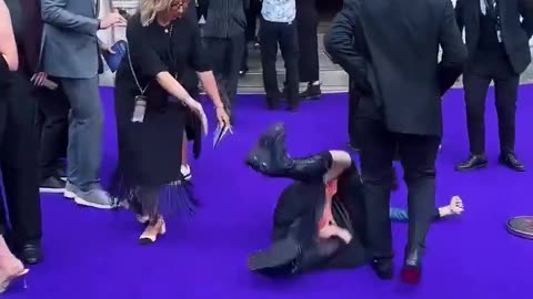 😂 To Look Cool at a Hit TV Show Premiere | FunFM