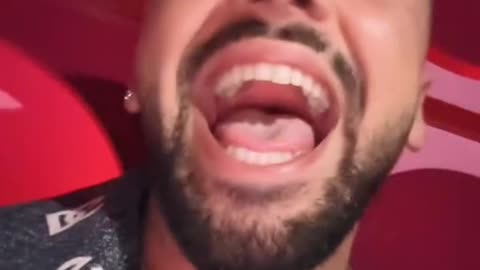 Të përqafuar dhe të qeshur, Egli publikon pamjet e para bashkë me Gjestin: Dje, sot, nesër!