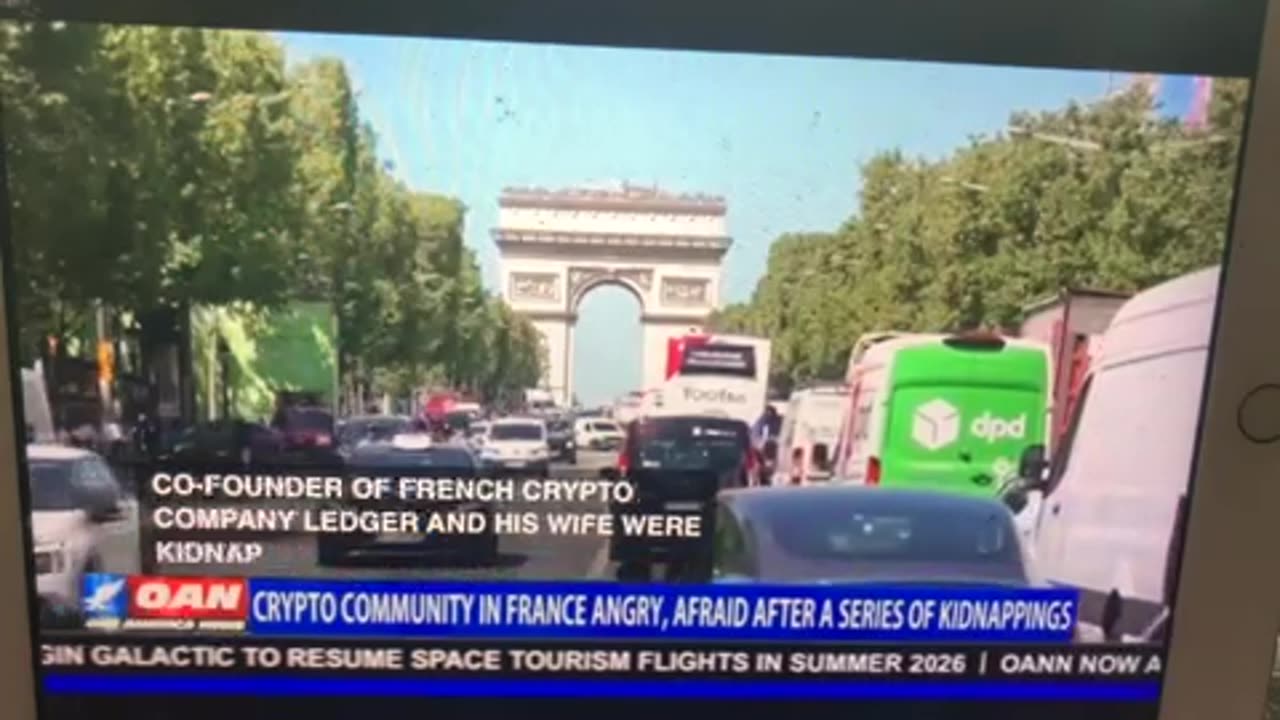 WMAL 105.9 stream at AppStore Friday 05/16/25 $400 million dollar AF 1 Trojan flying horse