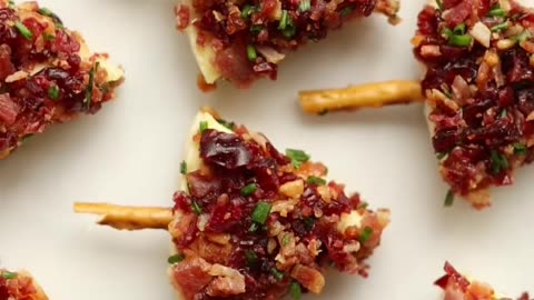 CRANBERRY, BACON & BRIE CHRISTMAS