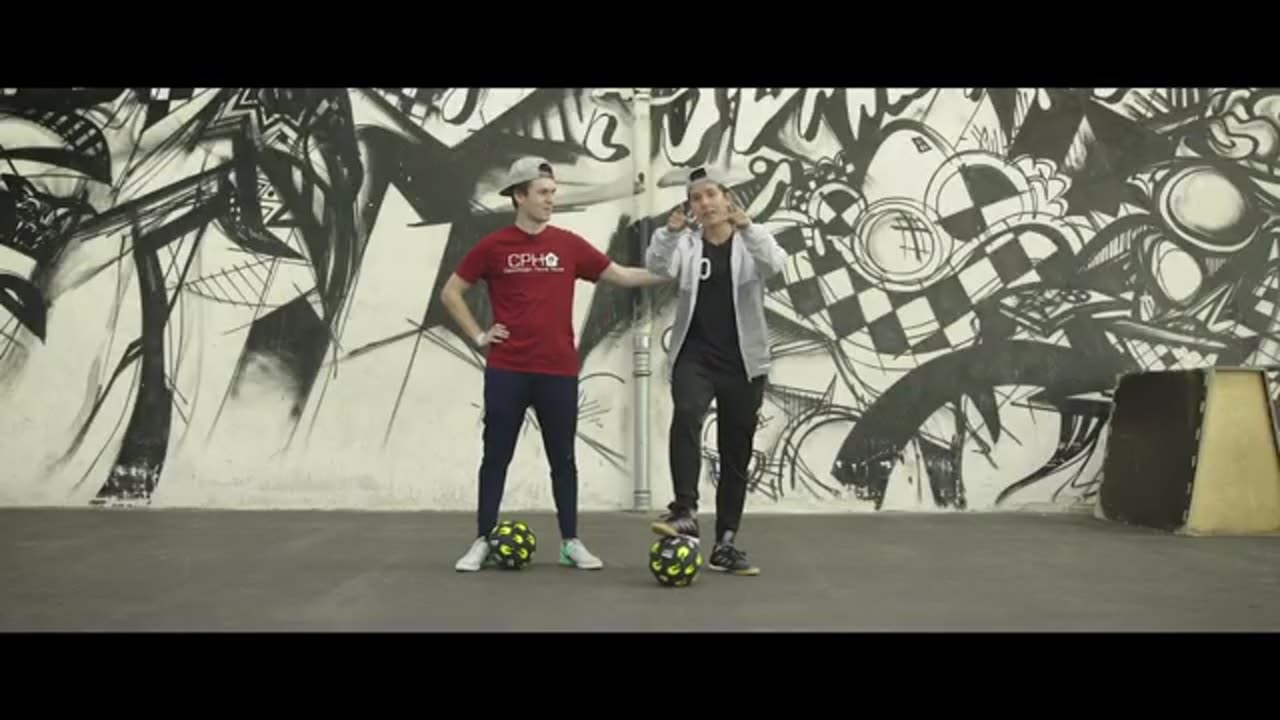 Shocking: TOP 5 EASY STREET SOCCER SKILLS - Learn them today!