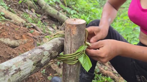 1 - 6 The girl built a safe shelter by herself during the big storm, with no water or food