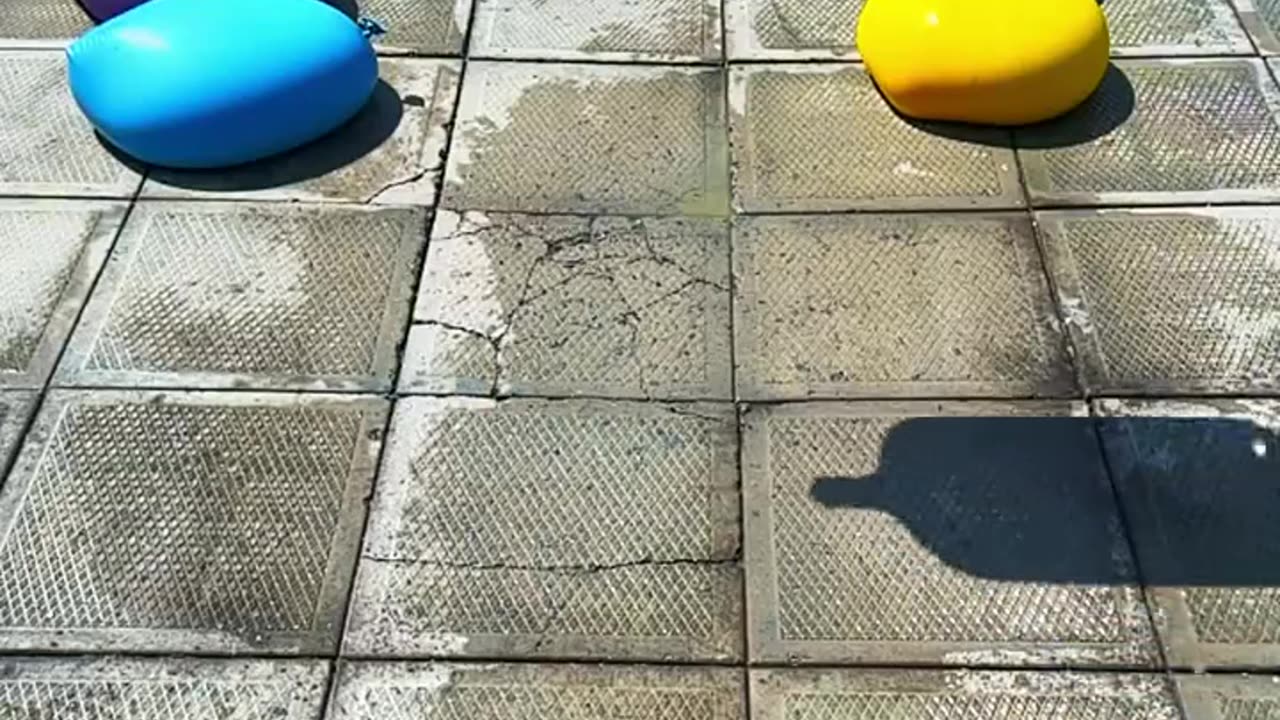Very Satisfying and Relaxing Kinetic Sand ASMR, drop and squish