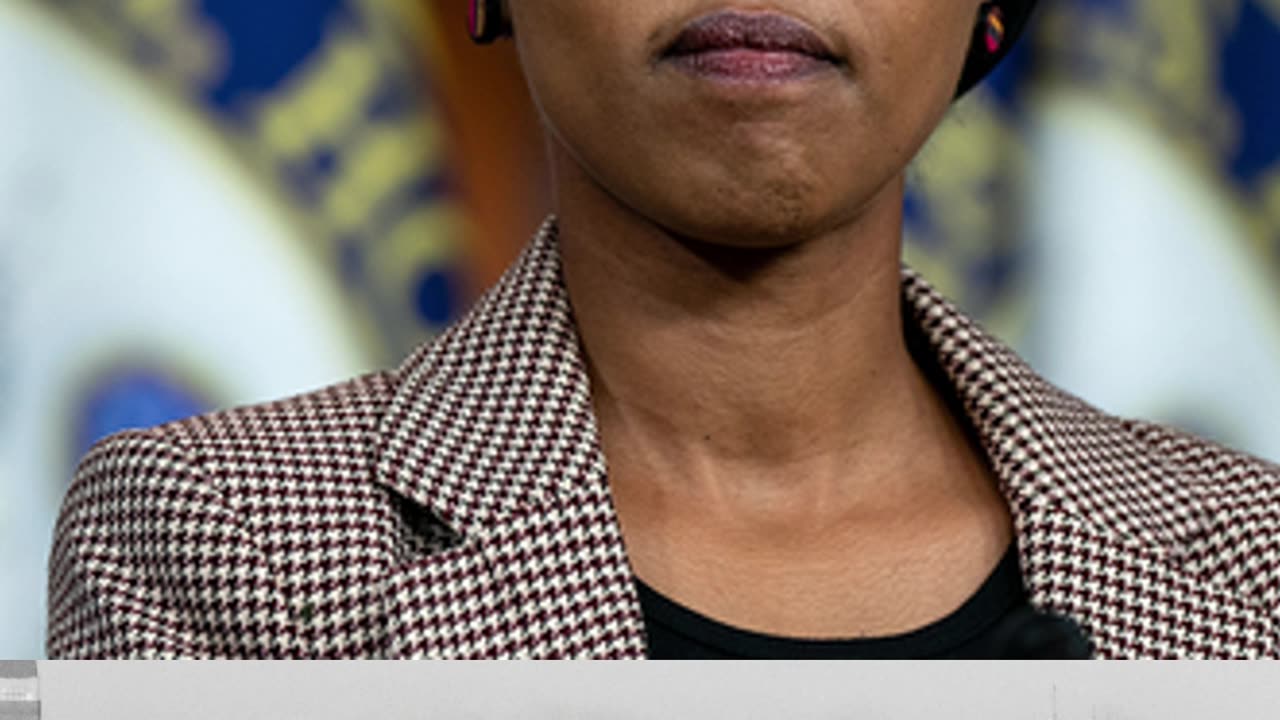 Top Democrats Clash with Ilhan Omar Over Controversial Remarks 🇺🇸🗣️