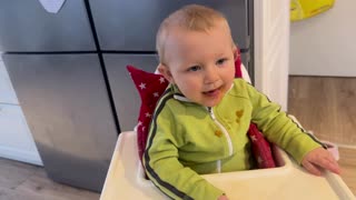 Baby Kayla Eats Spaghetti — Super Messy & Super Happy Dinner Time! 🍝💛
