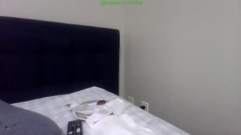 SMOKING WEED OUT OF A ONE HITTER/CHILLUM TO EMO RAP PLAYING FORTNITE TOO