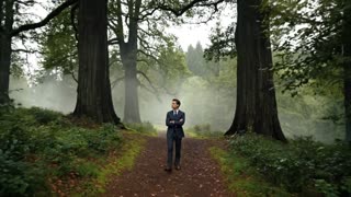 35) Global Banking 2.0: The Shift From Branches to Digital Platforms