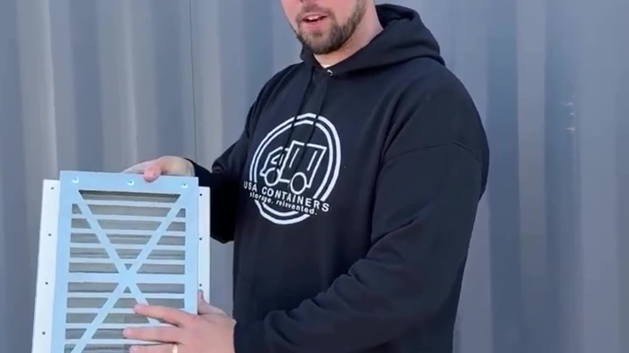 Nathan Demonstrates Rectangular Vents | USA Containers