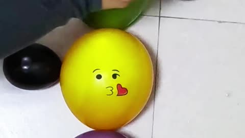 Emogi Water Balloon Pop & Reverse