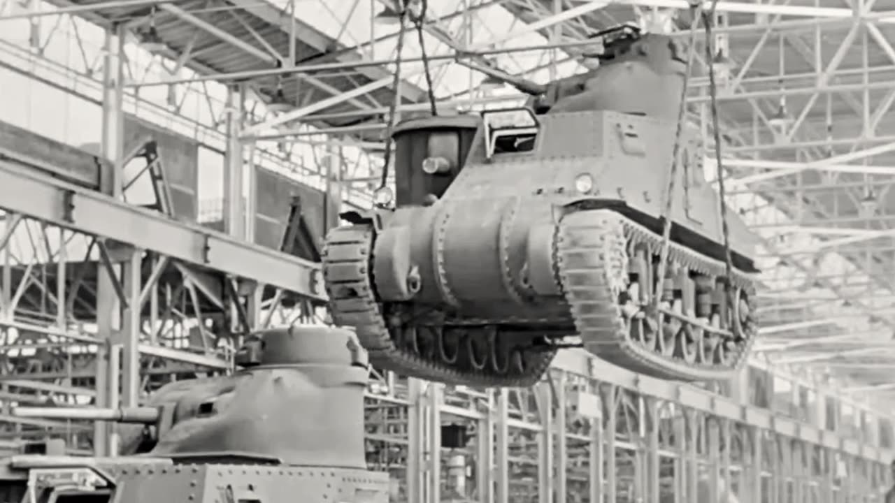 M3 Lee medium tanks leaving the factory