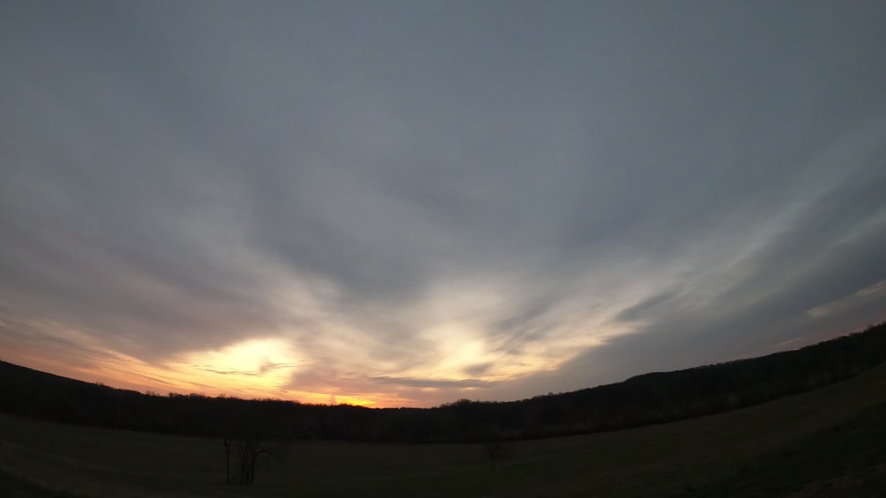 Sun ⛅ Rise 4 1 25 44f/7c
