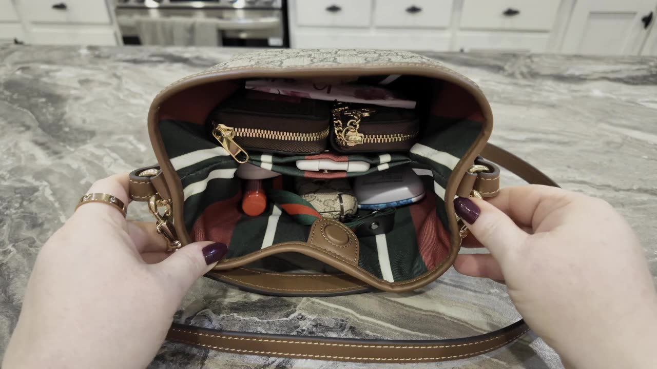 Bag of the Day! What am I carrying in this little beauty? 💕💕💕