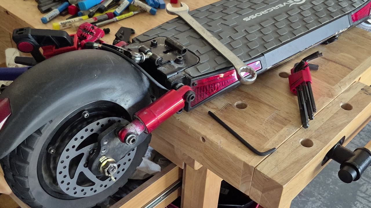 EverCross H5 rear break replacement. Part 1 (no machining)