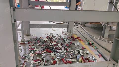 Double Shaft Shredder for 200L Paint Buckets!