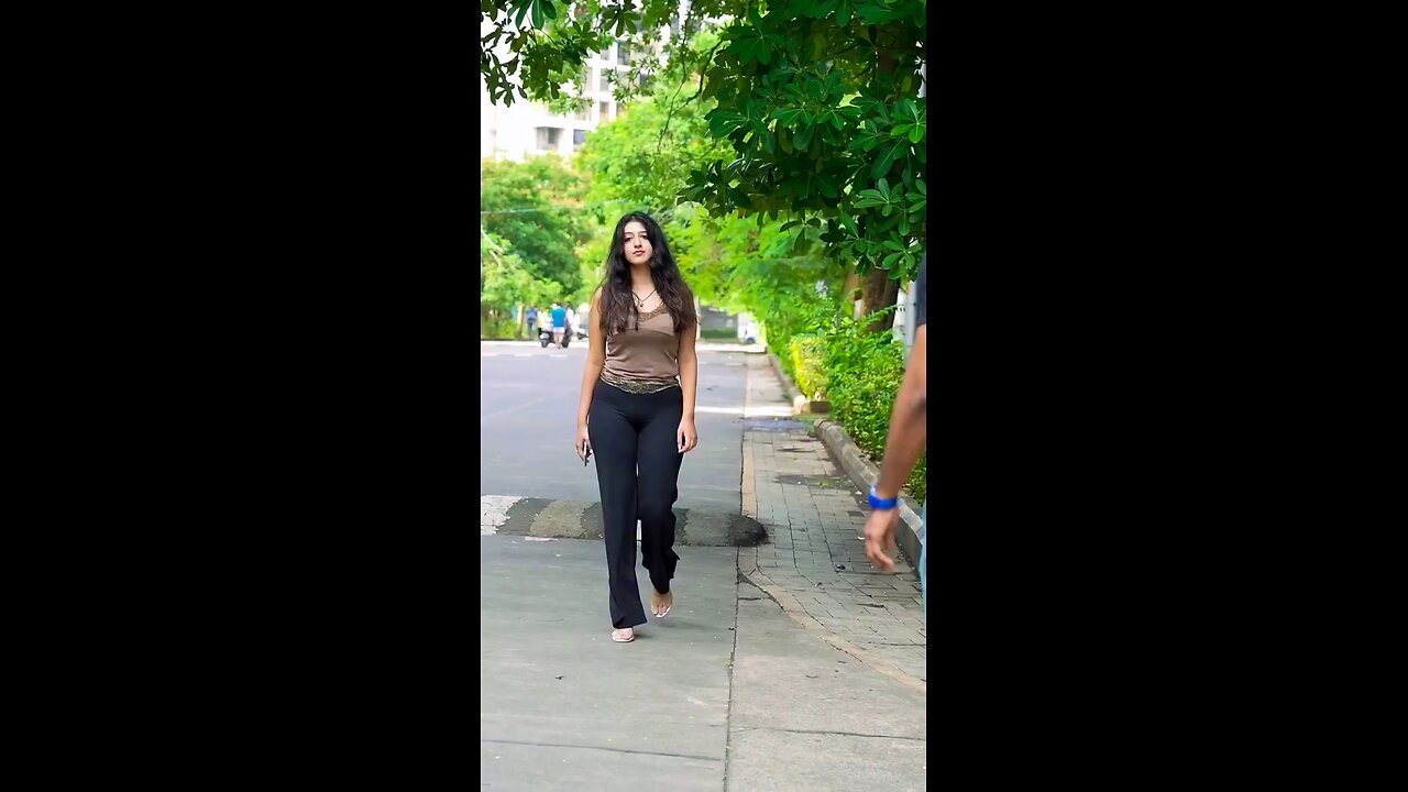 some one talk smile ng Queen
